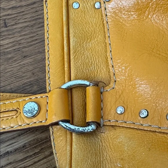 Michael Kors Studded yellow leather Shoulder Bag - Picture 7 of 7